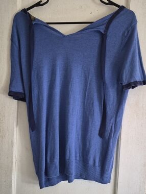 Outback Red Blue Hooded Short Sleeve Knit Top with Dark Blue Ties